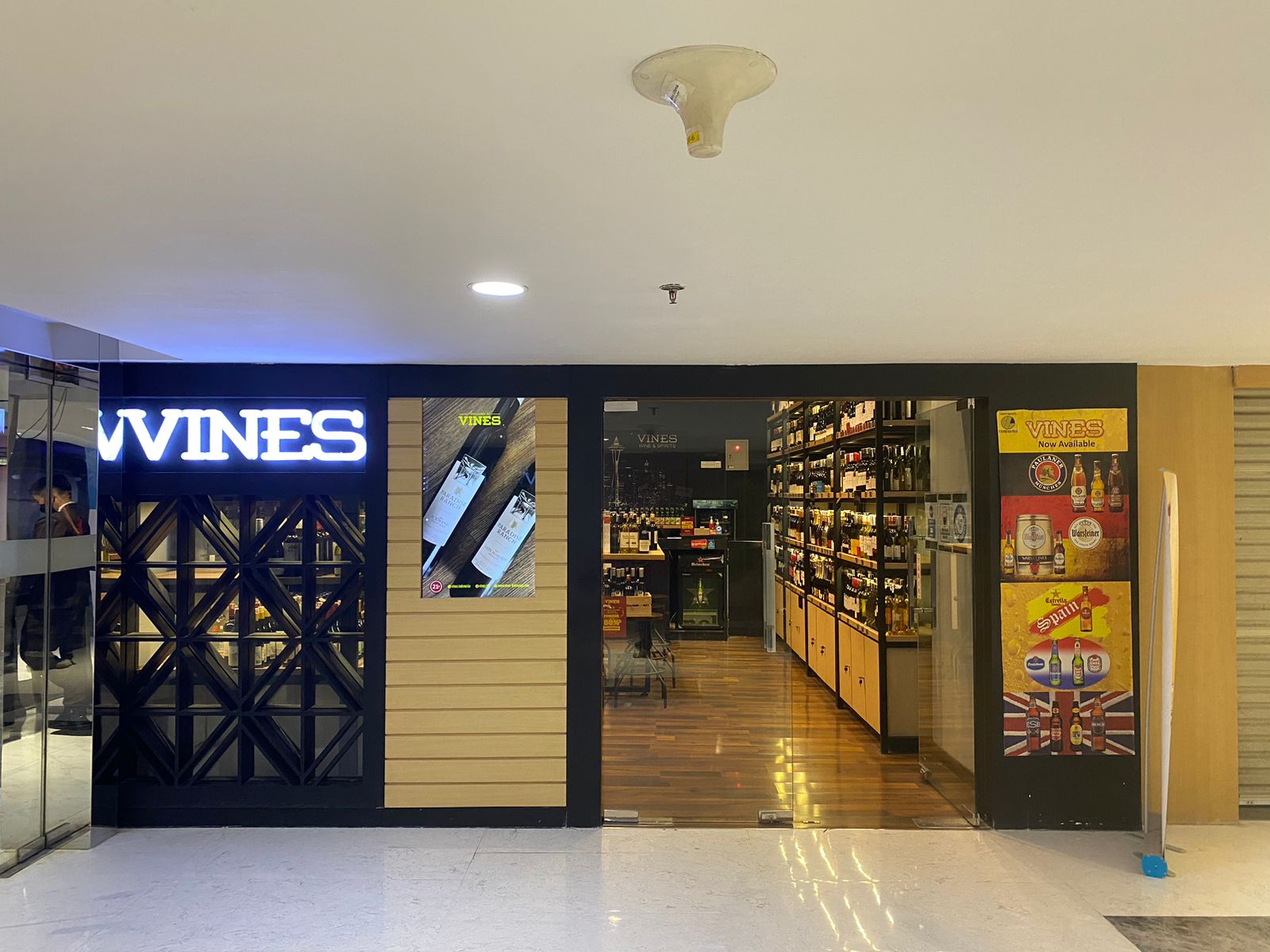 Vines Lippo Mall Puri Photo